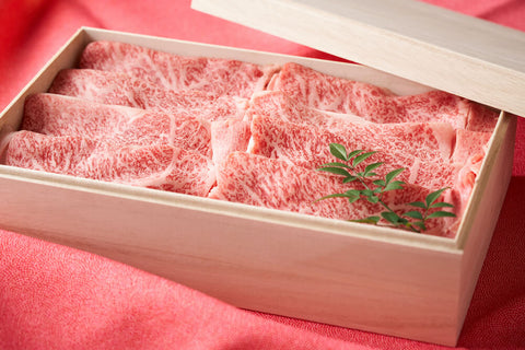 結婚祝いにお肉を贈るのはアリ？選び方は注意点を紹介