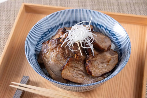 白金矢澤精肉店　ふたつのごちそうセット（ローストビーフ・紐巻き焼豚）