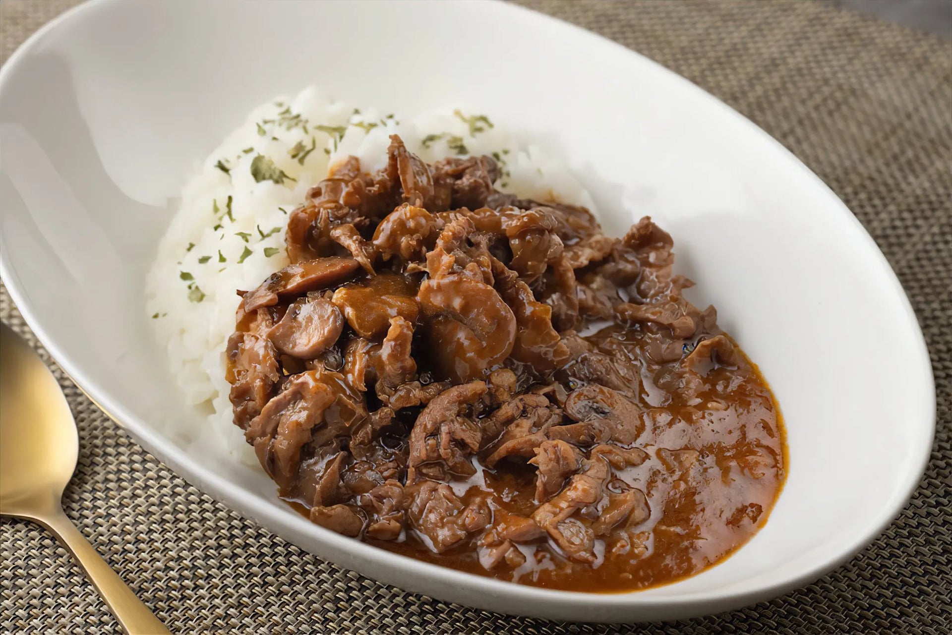 白金矢澤精肉店 黒毛和牛のハヤシライス(1食分)【冷凍