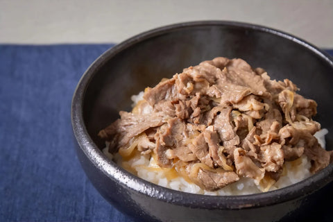 【オンライン限定】白金矢澤精肉店 黒毛和牛 お肉屋さんの牛丼(1食分)