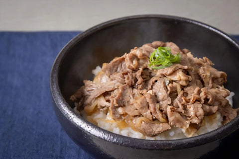 【オンライン限定】白金矢澤精肉店 黒毛和牛 お肉屋さんの牛丼(1食分)